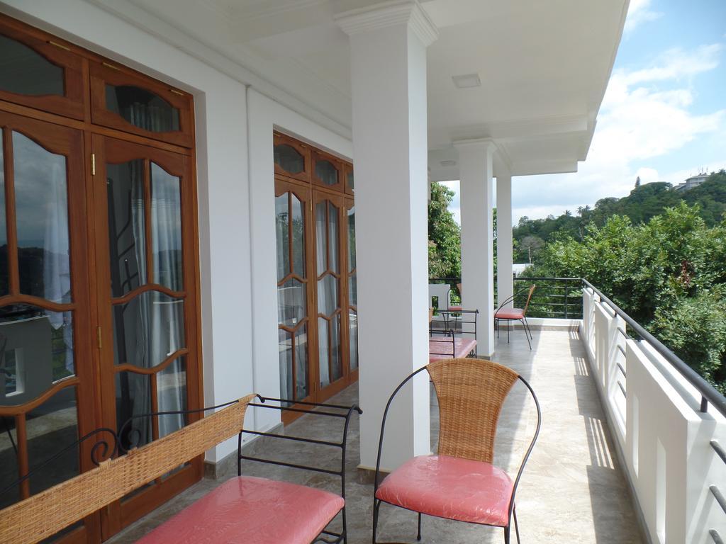Kandyan Bluestar Villa Exterior foto