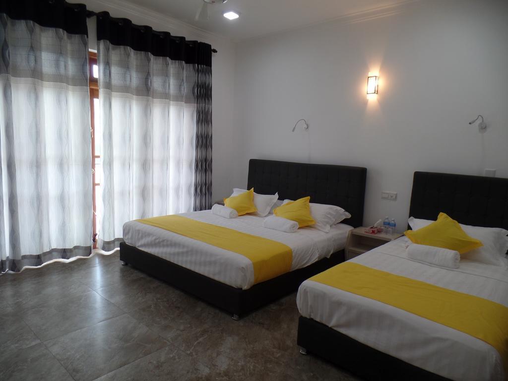 Kandyan Bluestar Villa Habitación foto