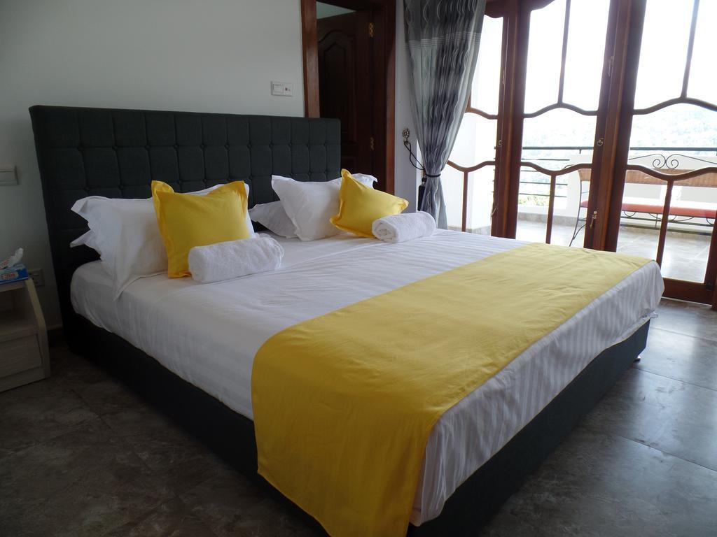 Kandyan Bluestar Villa Habitación foto